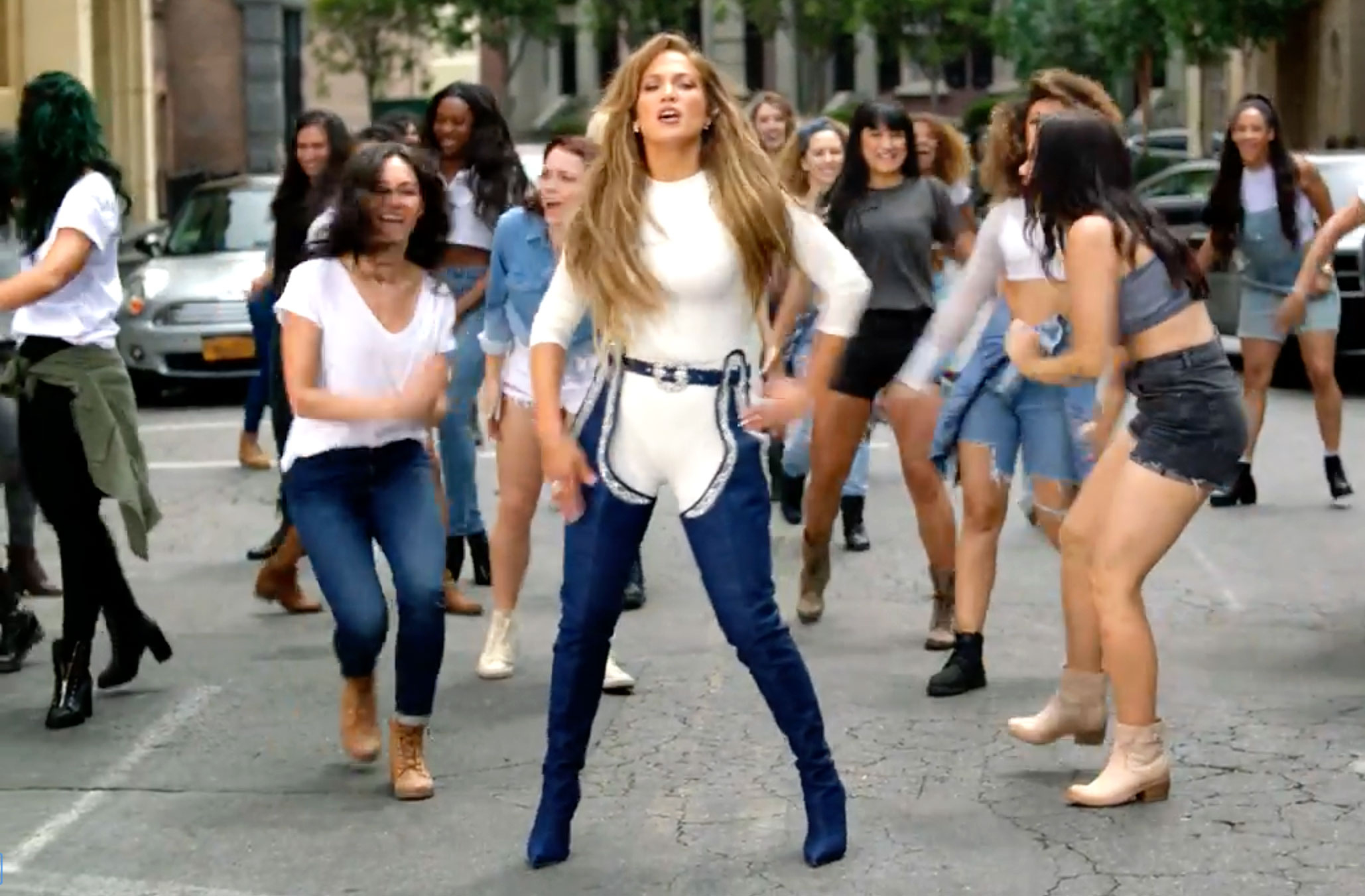 Jlo 768a3ab1 4d75 4289 9353 e0dbb2156c3f