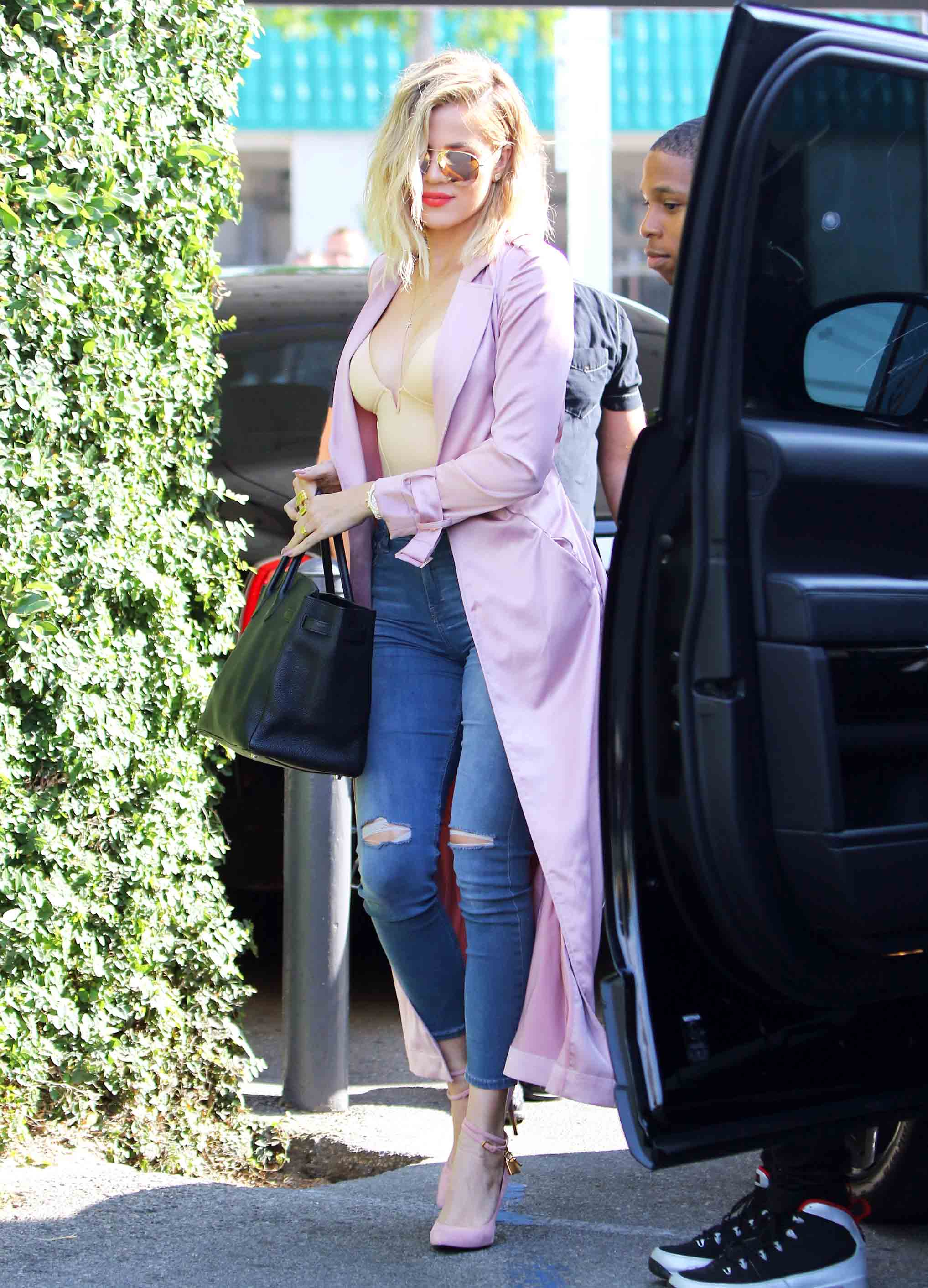 Khloe 9d2a22ef 60b9 4a6b a26c d1a1415d7600