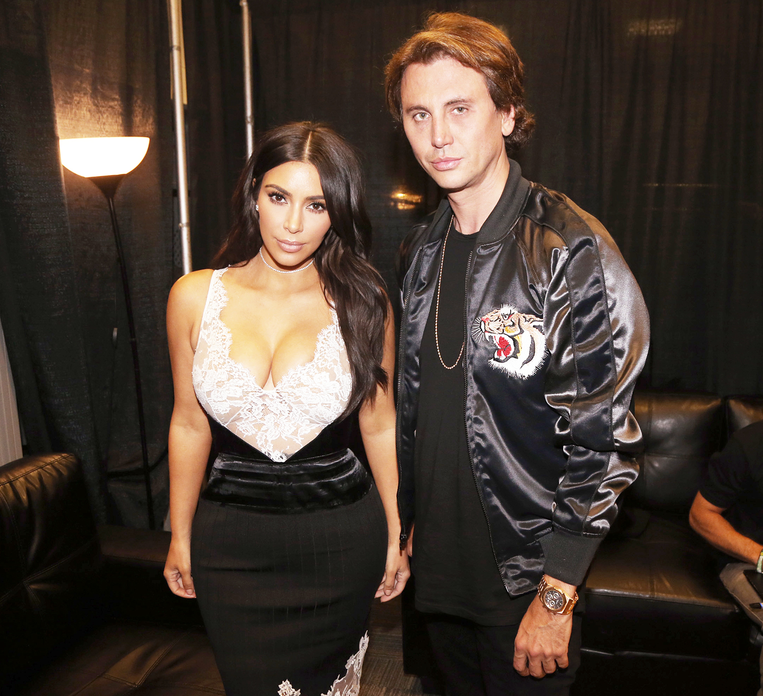 Kim kardashian jonathan 6fbe85e9 d045 4a9e 9c83 6219a7587a12