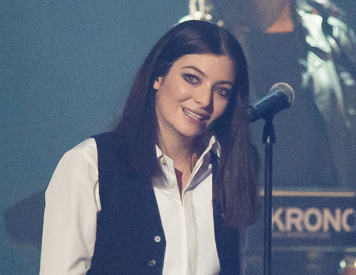 Lorde performs a tribute of David Bowie live on stage at the BRIT Awards 2016