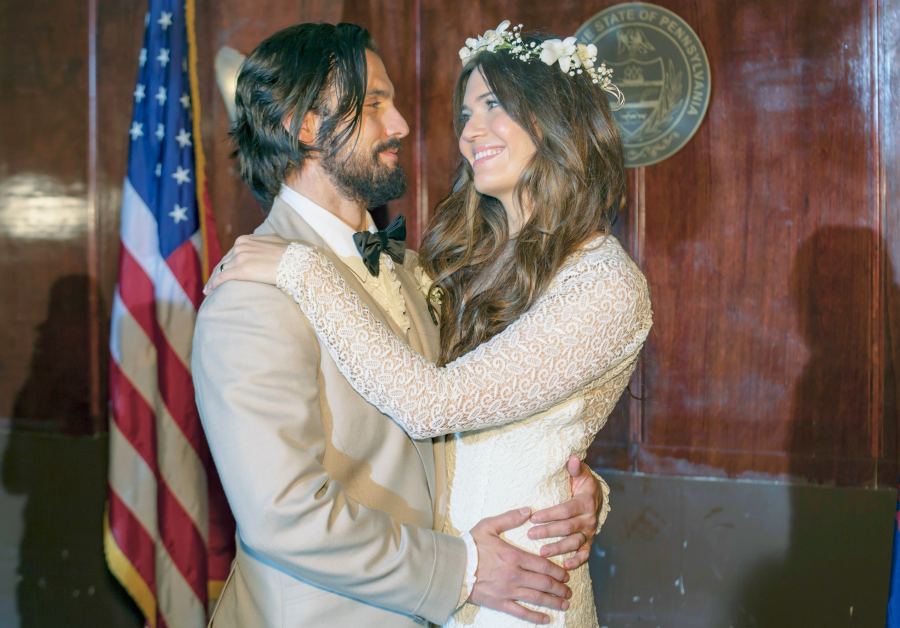 Milo Ventimiglia as Jack Pearson, Mandy Moore as Rebecca Pearson in This Is Us