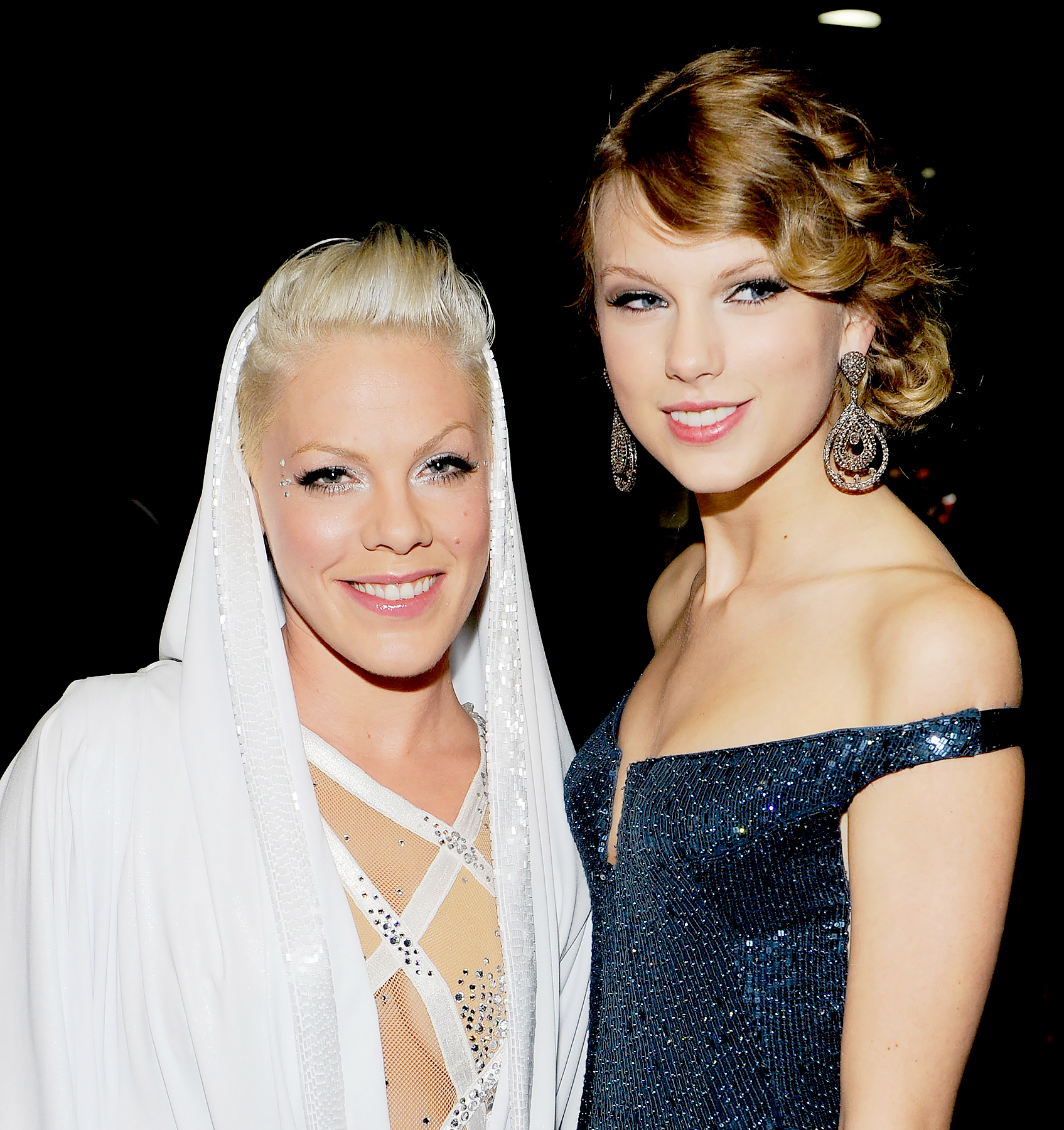 Pink taylor swift 75e7356a 1ae7 44dd a9d7 ede36f4d71a3