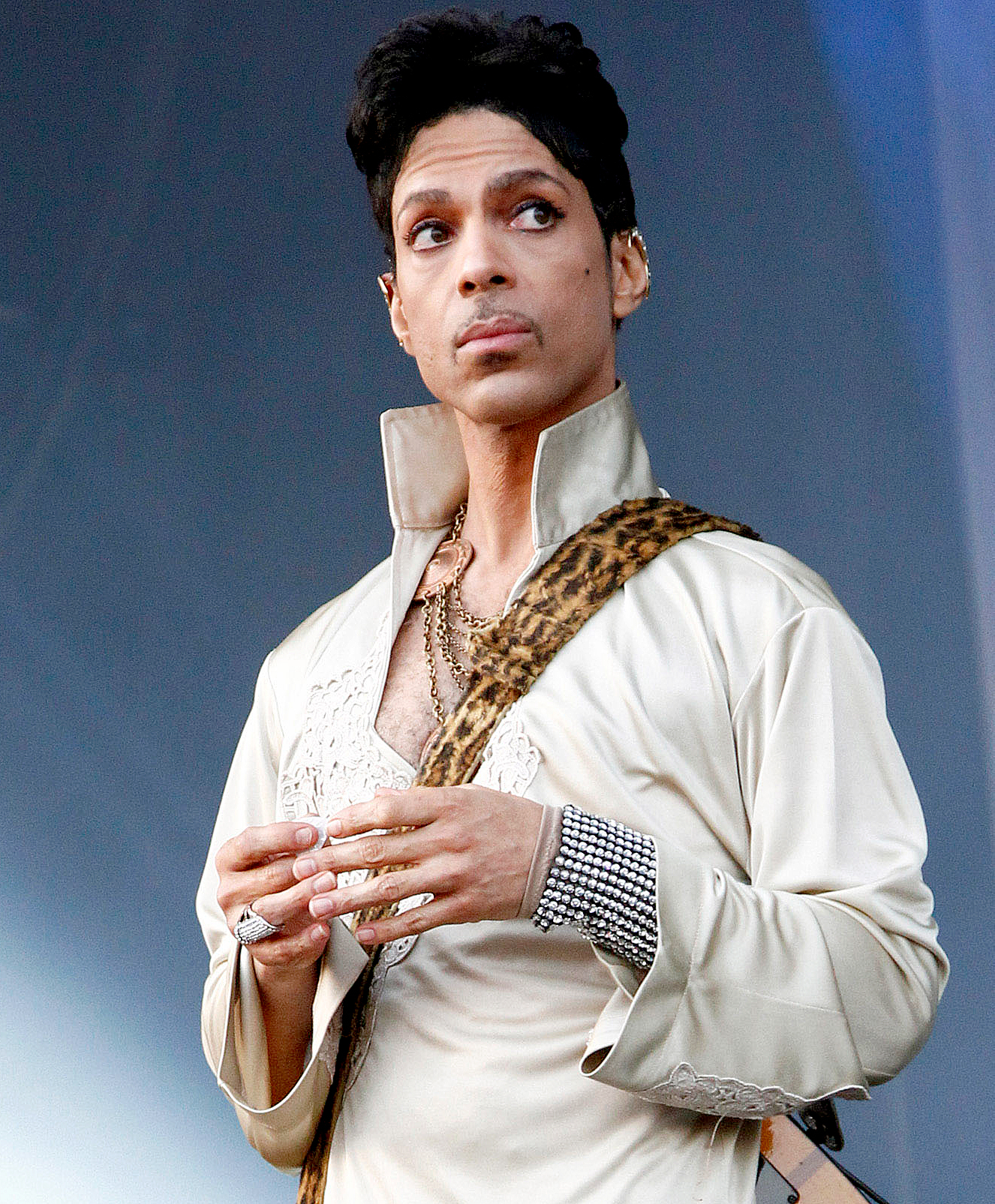 Prince performs during his "Welcome 2 Europe" tour at The Hop Farm Festival on July 3, 2011 in Paddock Wood, United Kingdom.