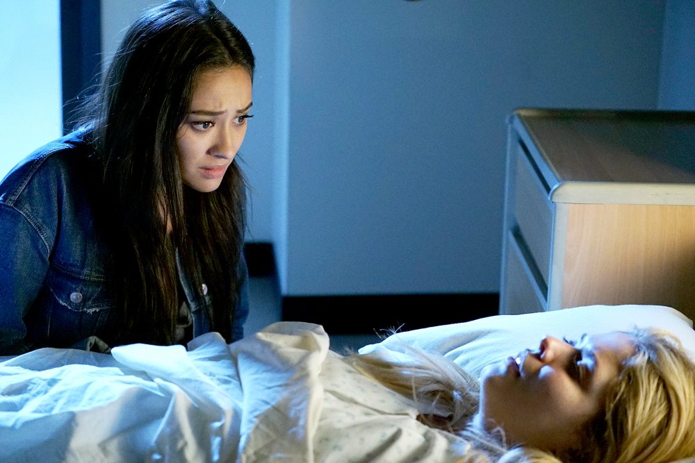 Shay Mitchell and Sasha Pieterse on Pretty Little Liars.