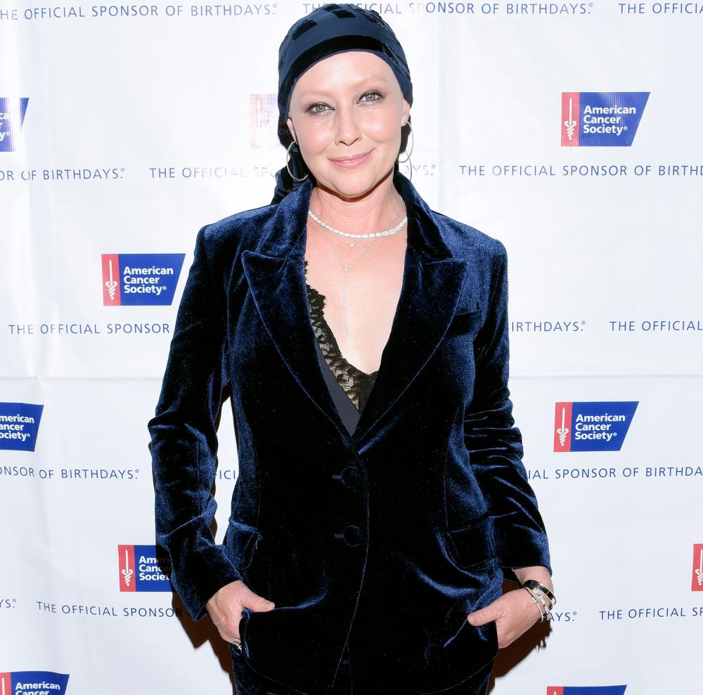 Shannen Doherty arrives at American Cancer Society's Giants of Science Los Angeles Gala on November 5, 2016 in Los Angeles, California.