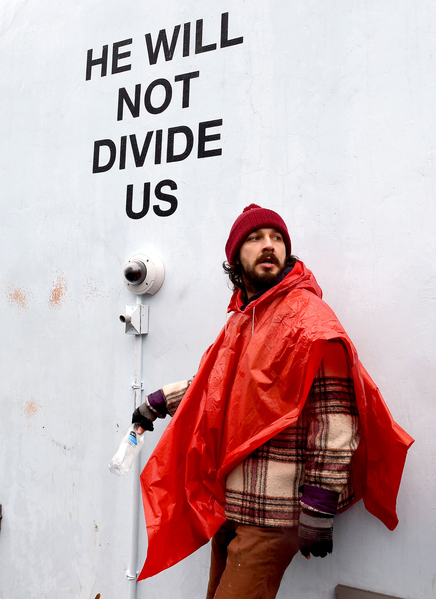 Shia labeouf e66c0268 5c1c 4983 8b6b cc5aaa66d577