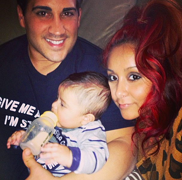 Snooki bottle-feeding