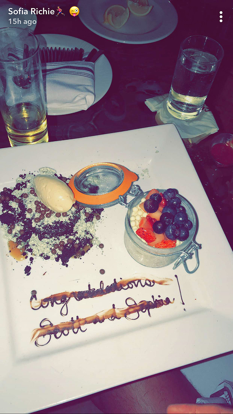 Sofia Richie, Scott Disick, Congratulations, Kiss, Restaurant